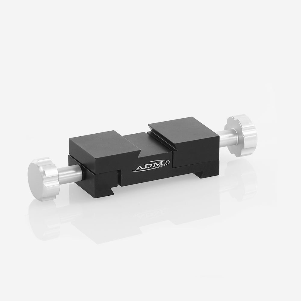 D Series Female to SYNTA Series Female Adapter