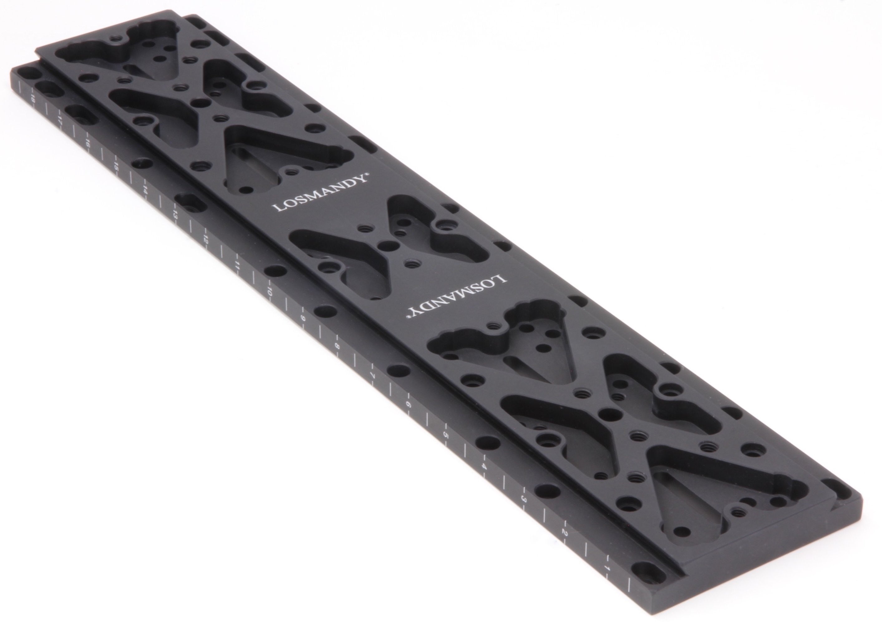 D SERIES UNIVERSAL DOVETAIL PLATE 19"