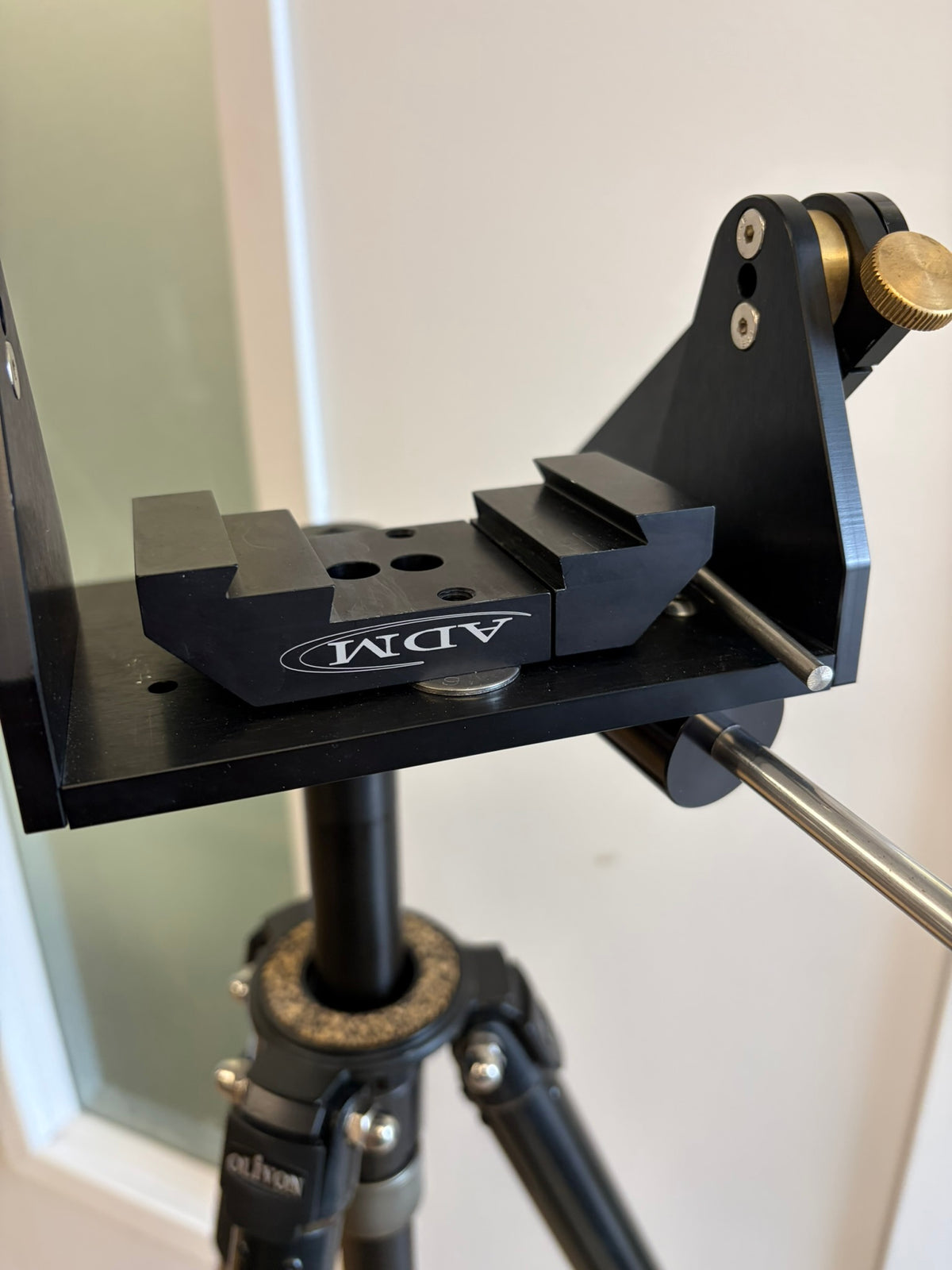 Tele Vue Gibraltar Mount Head on Olivon TR-197-16 Tripod with ADM DV Clamp – Used (Very Good)
