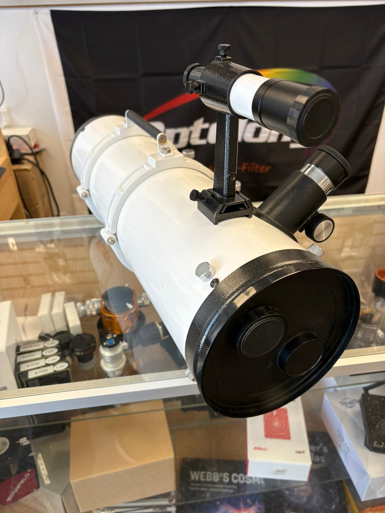 Vixen R130SF 130mm f/5 Reflector OTA + Celestron Omni 2x Barlow – Used (Very Good)