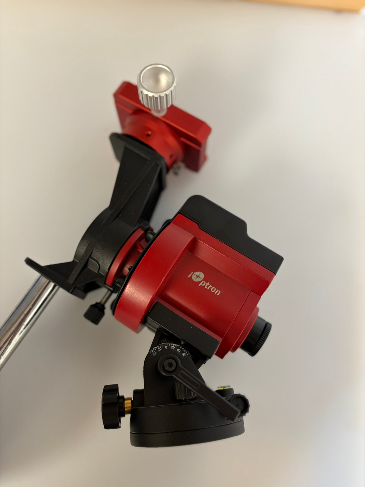 iOptron SkyGuider Pro Full Package with William Optics Vixen Saddle – Used (Good)