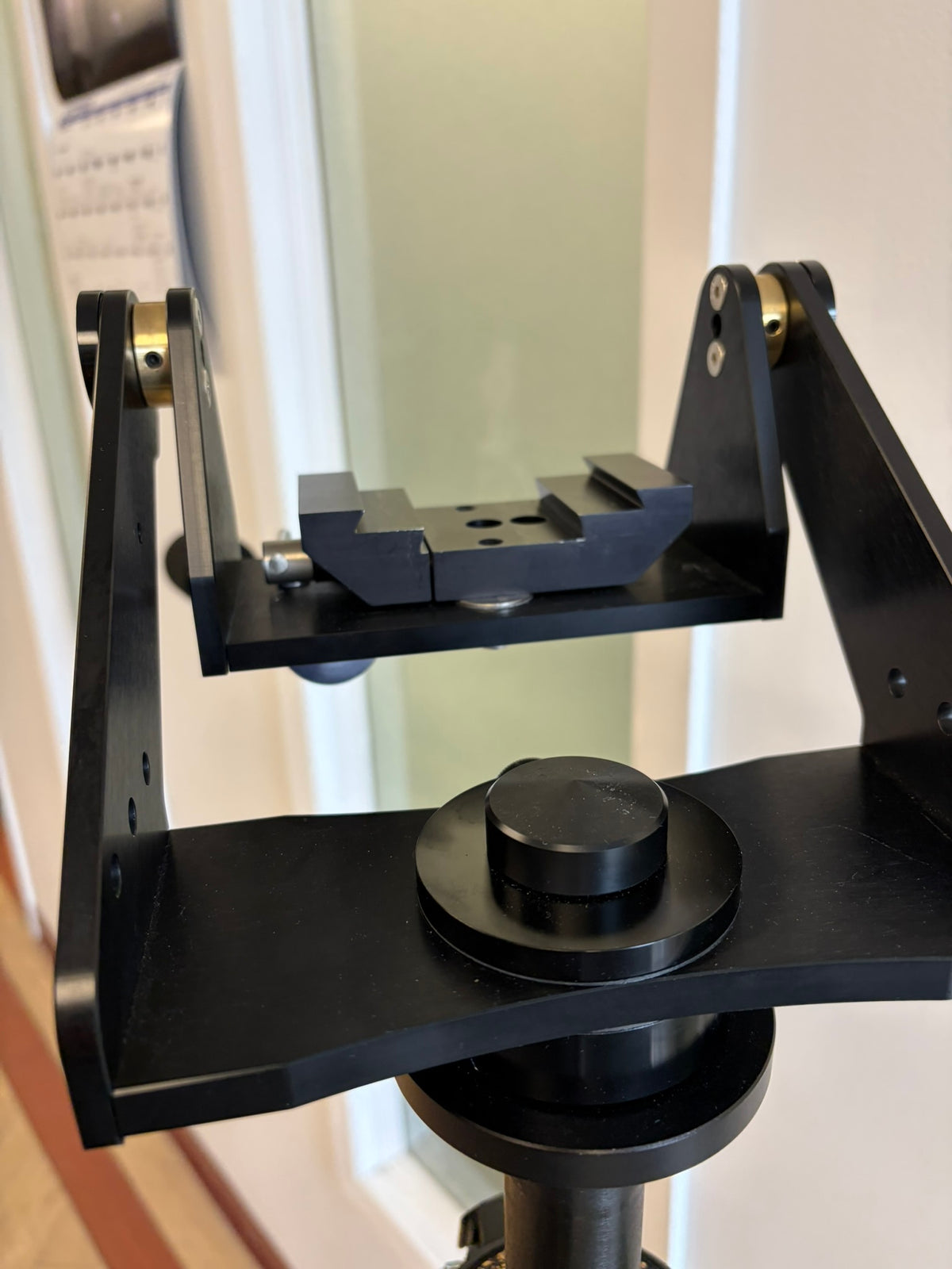 Tele Vue Gibraltar Mount Head on Olivon TR-197-16 Tripod with ADM DV Clamp – Used (Very Good)