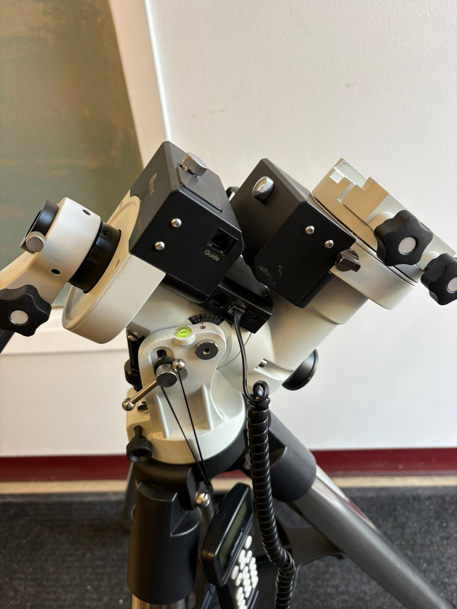 iOptron CEM25p 2" Tripod and Case - Used