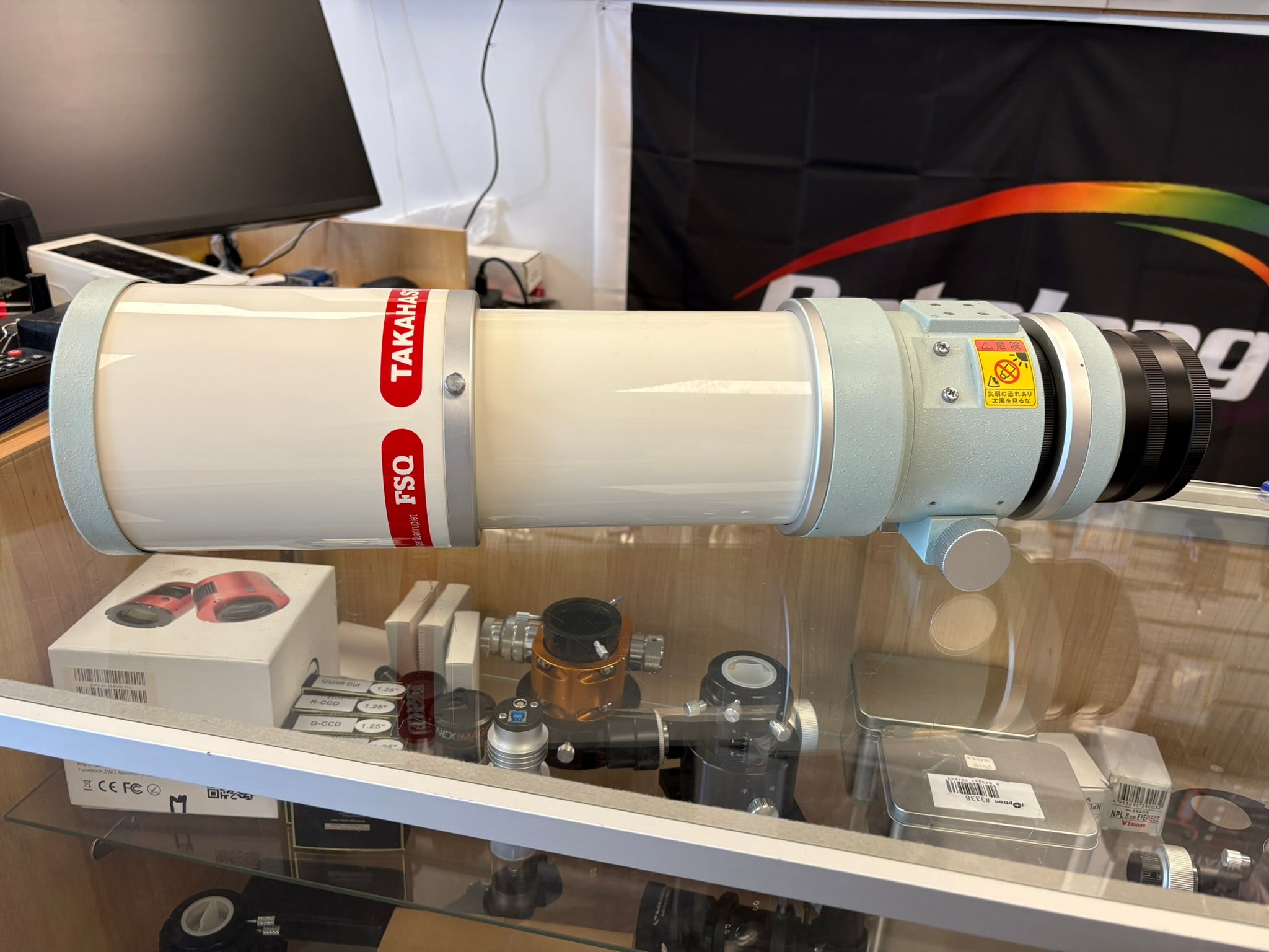 Takahashi FSQ-106EDX4 106mm f/5 Astrograph Package – Used