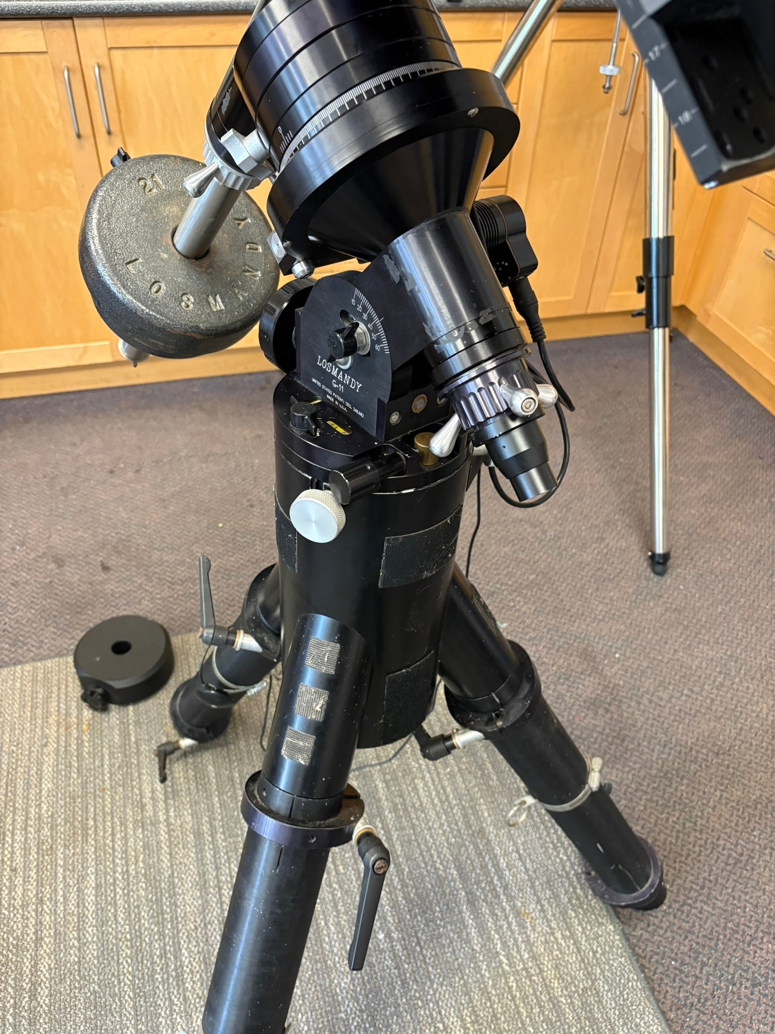 Losmandy G11 Mount (Gemini II, Heavily Upgraded) with HD Tripod – Used (Very Good)