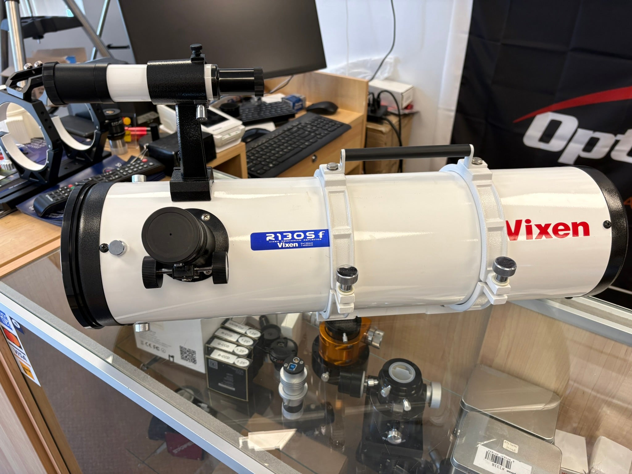 Vixen R130SF 130mm f/5 Reflector OTA + Celestron Omni 2x Barlow – Used (Very Good)
