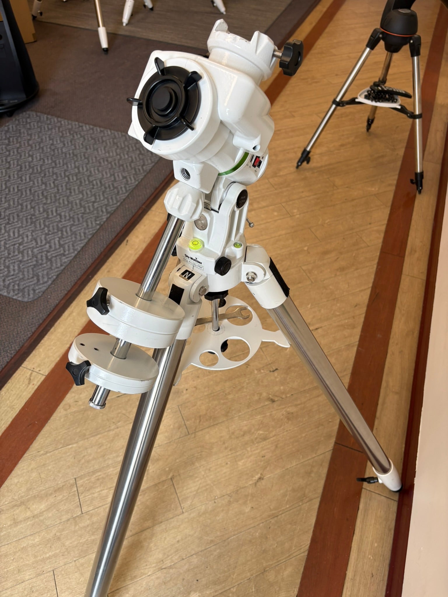 Sky-Watcher EQ-AL55i Pro GoTo Mount with SynScan V5 Hand Controller – Used (Very Good)