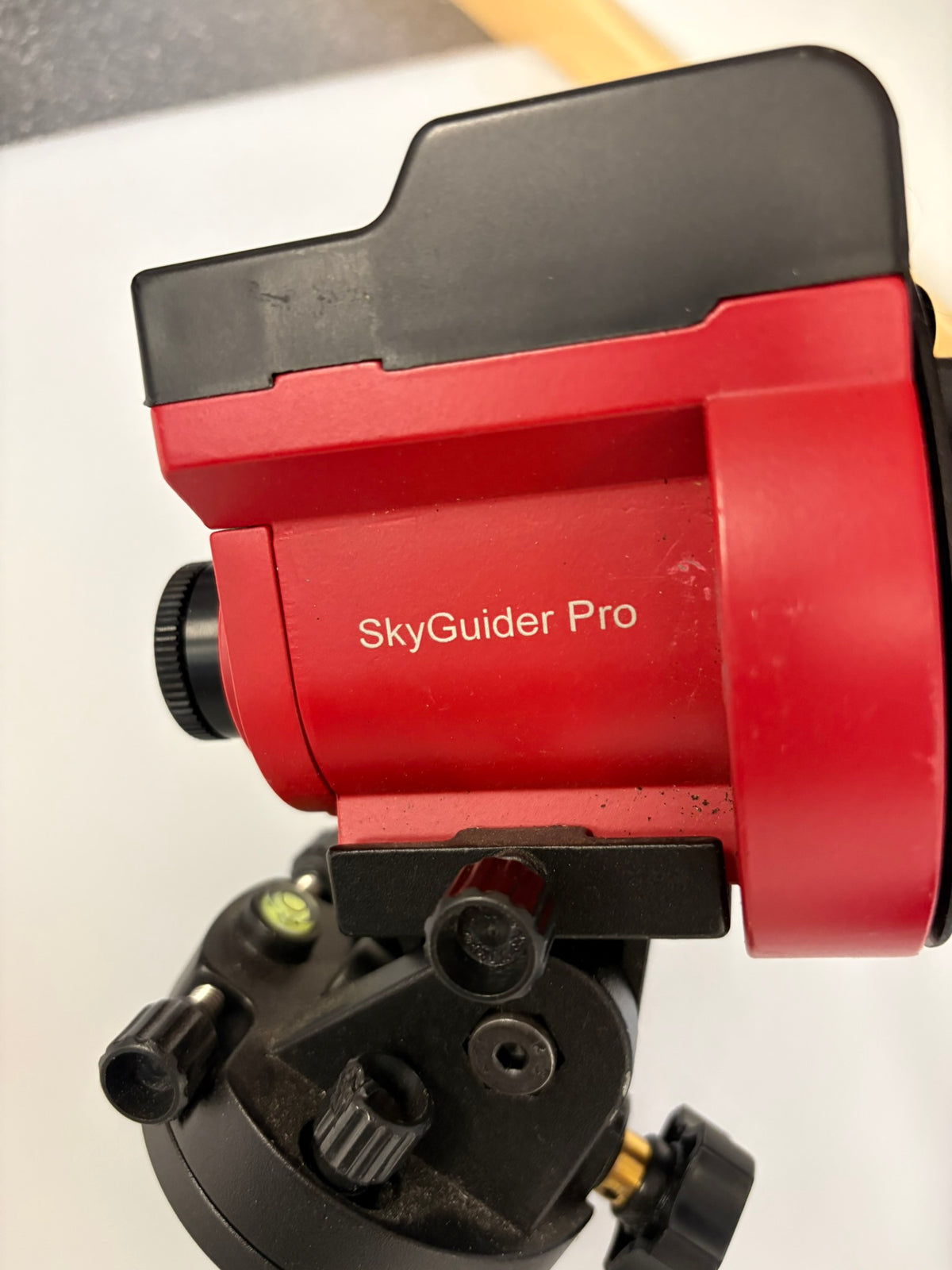 iOptron SkyGuider Pro Full Package with William Optics Vixen Saddle – Used (Good)
