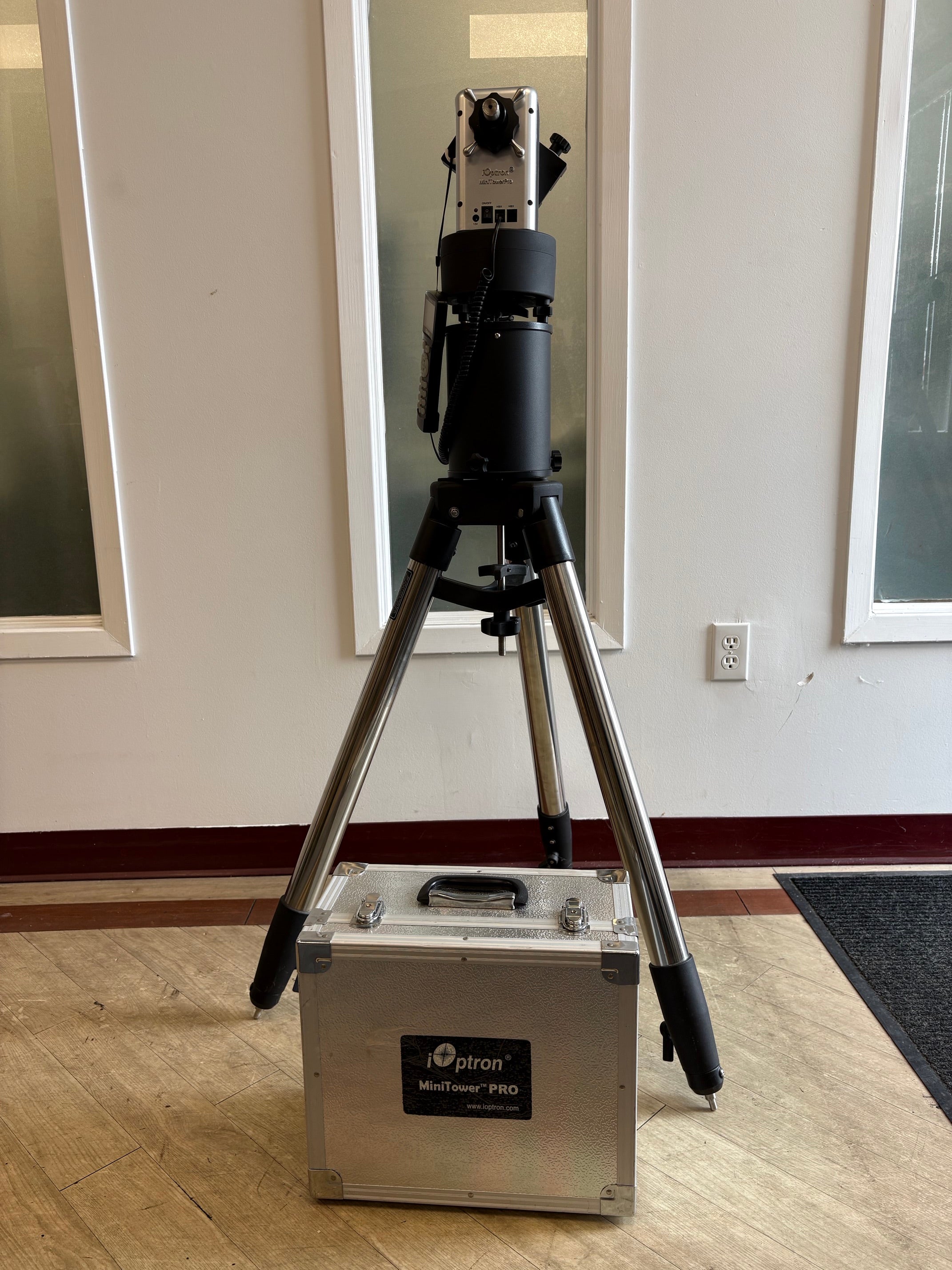 iOptron AZ Mount Pro Alt-Az GoTo Mount with 2" Tripod, MiniPier & Hard Case – Used